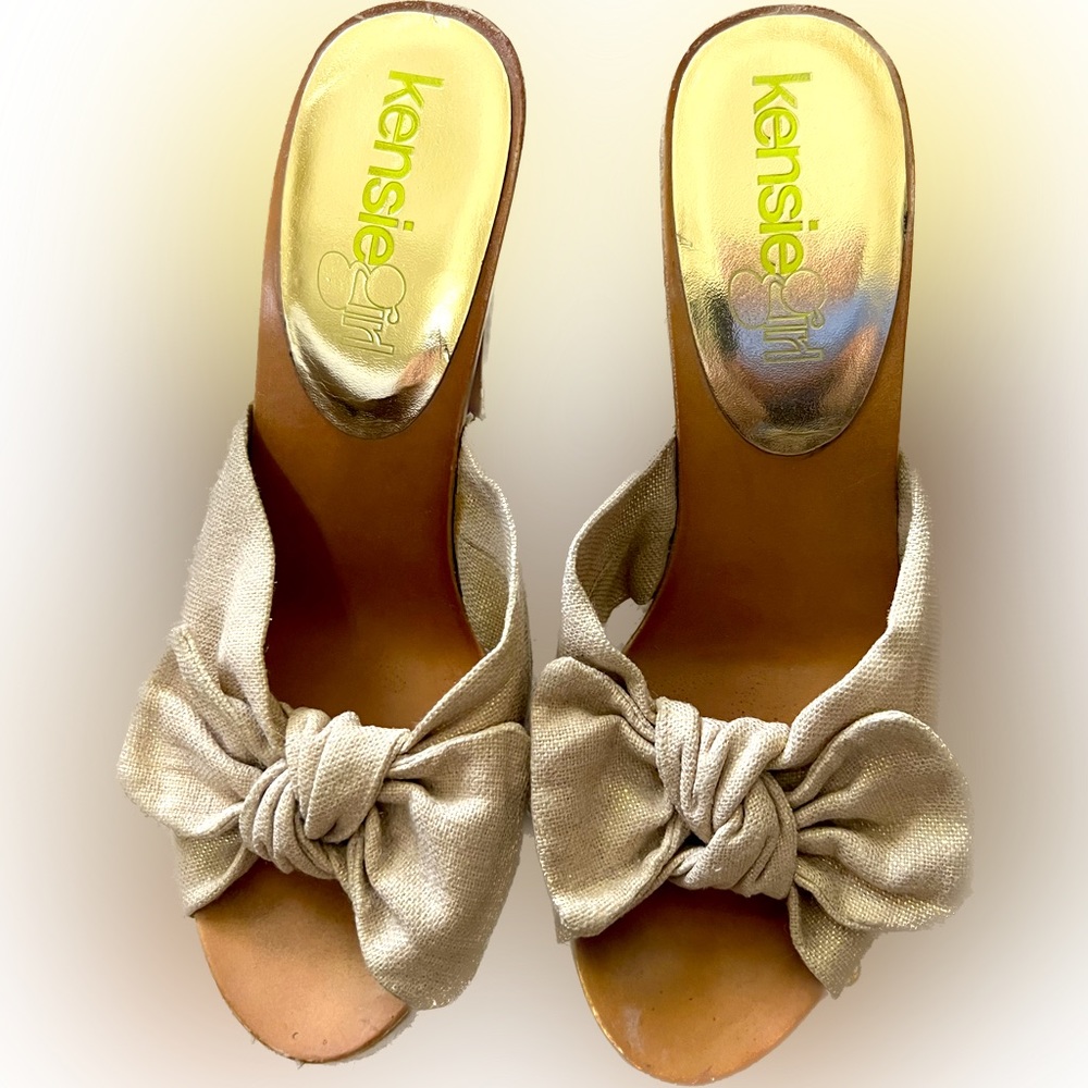 Kensie Girl high heels wood clogs shoes bow off cream / gold sparkle size 8